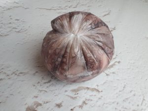 20260225 173321 300x225 - Осьминог целый (шар)